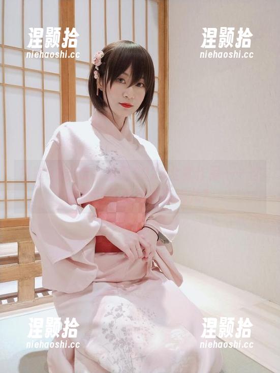 白银81出击，圣诞2023全套作品——你猜她的圣诞树搭在哪儿？