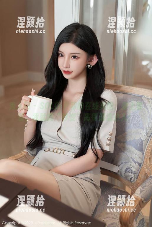 秀人网 - SOLO-尹菲的在线美图：穿上套装，我就能“秒变”高街潮流达人！