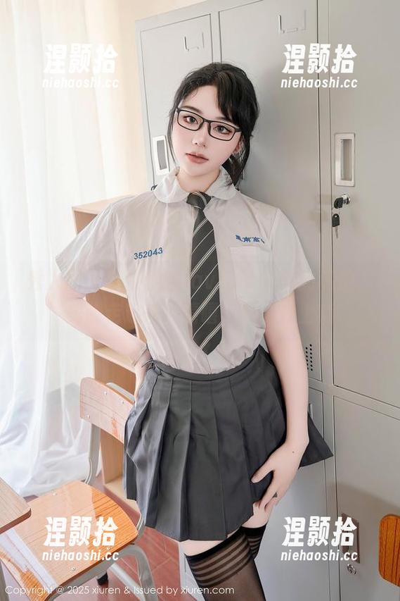 秀人网-lavinia肉肉 秀人网 - 随便翻翻lavinia肉肉的私拍,美脚走起来,嘻嘻,看了好上瘾