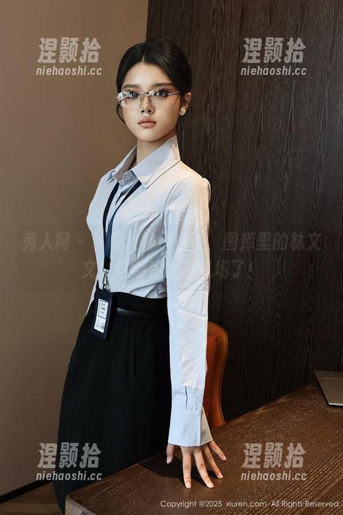 秀人网-林文文 秀人网 - 下载大神快来了,图库里的林文文!这御姐太有气场了!