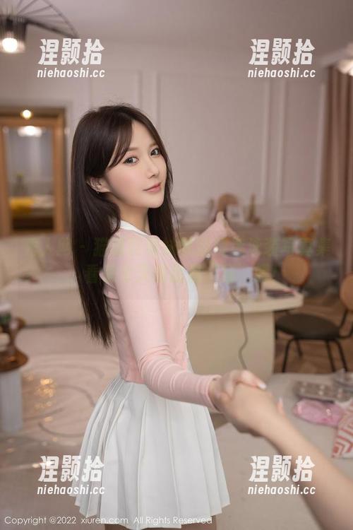 秀人网 - 猫咪巨臀妹妹的精选泳装写真集，看来今天甜品是“猫”哦！
