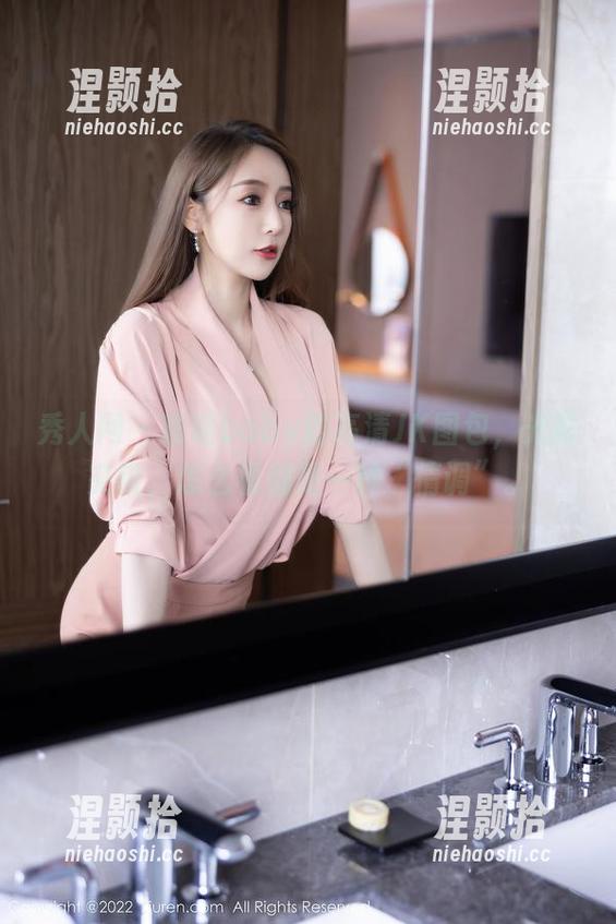 秀人网-瑶瑶baby 秀人网 - 瑶瑶baby的高清JK图包,光影交错,怎么看都是一种“情调”。