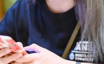 秋楚楚不秃头在这里，粉色透明女仆套图，这要是泡咖啡肯定要放糖，太甜了吧…
