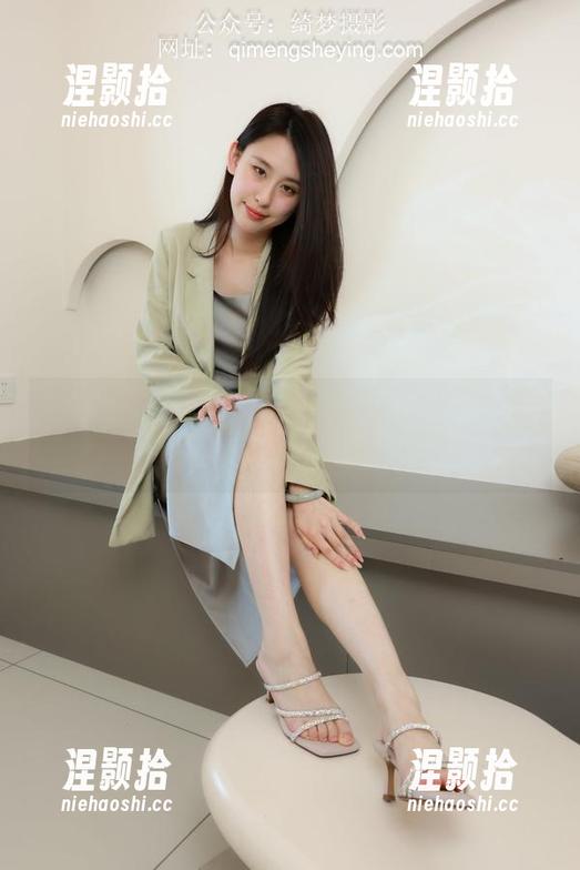 绮梦摄影 - 月月的美足写真：小心，走过路过不要流口水，图包必备！