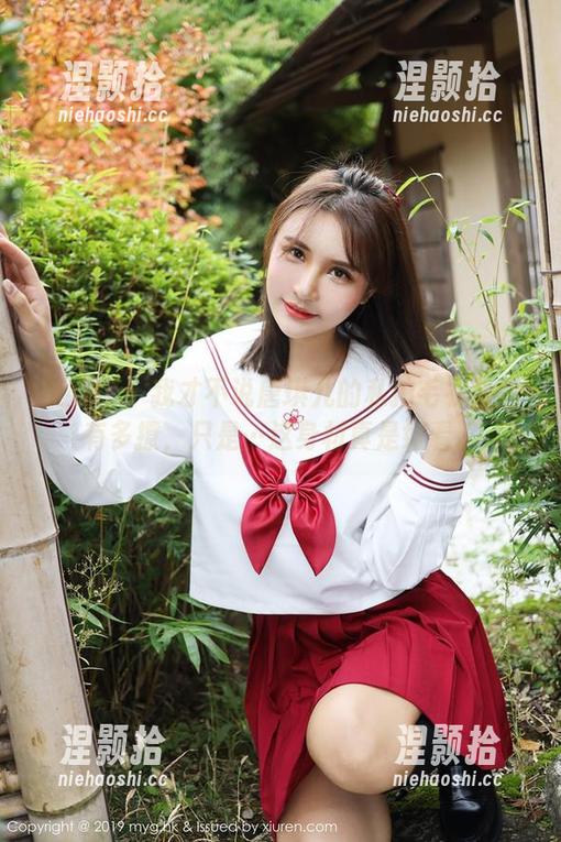 美媛馆 - 我才不说唐琪儿的私拍毛衣套图有多撩，只是…这身材真是好看。