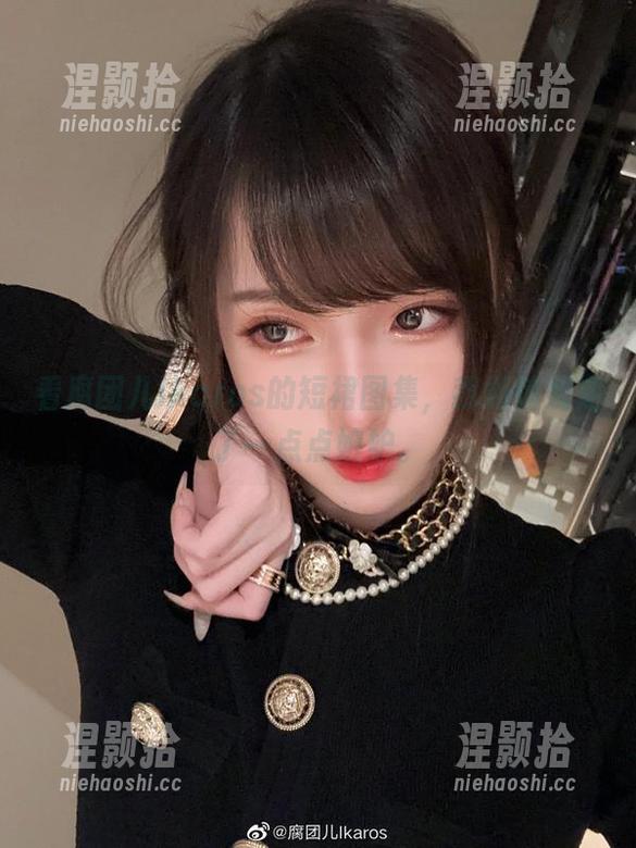 腐团儿Ikaros 看腐团儿Ikaros的短裙图集,我悄悄划走了一点点嫉妒。