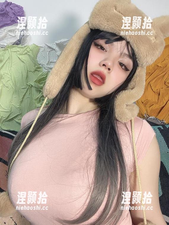 微密圈 - 让人好奇的葱油饼er更新：红裙承载的情感深不见底。