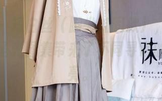 袜啵啵 – 短白丝（脚尖加固款），稚予出镜，无圣光图集带来了不同寻常的眼前一亮。