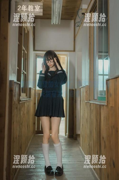 看！西园寺南歌的女仆本，高清到让我想给天狼星发个点赞！