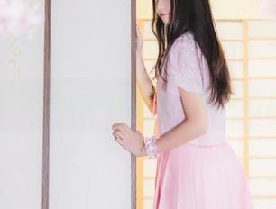 西瓜少女探险：免费吊带写真大作战！