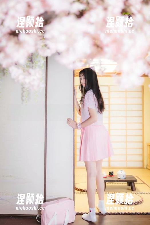 西瓜少女探险：免费吊带写真大作战！