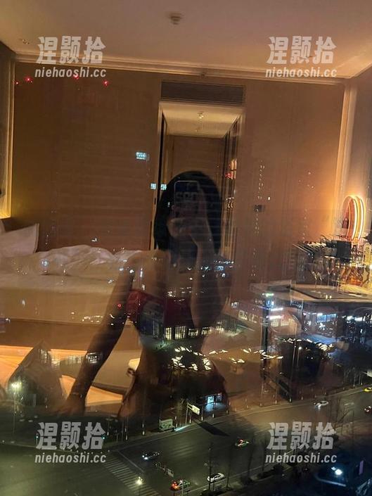 微密圈 - 在水雾缭绕中，詹詹的浴室“洗礼”，私拍美图让人想多看几眼。