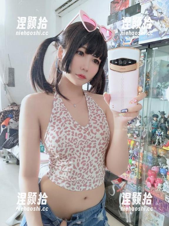 铭铭kizami小天使最新COS：看她如何“赐福”你我的日常