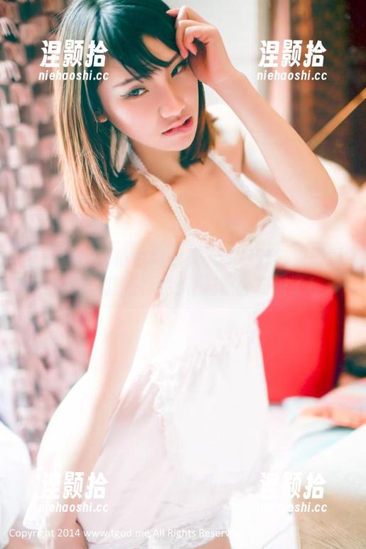 青豆客 - 听说白裙是夏天的标配？绮里嘉这组福利图片给我补充课外知识了！